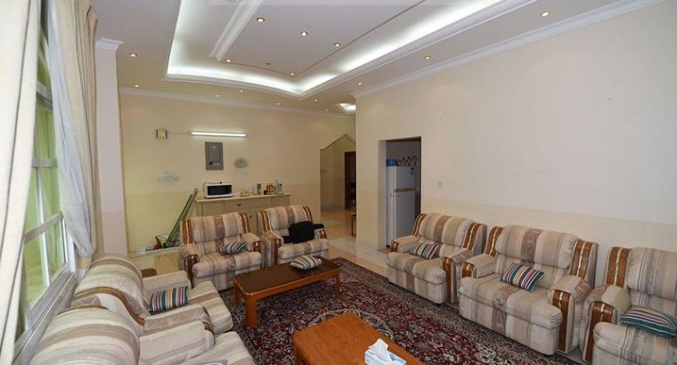 Charming Well Maintained Villa on a Quiet Street