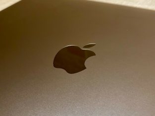 Apple MacBook Air (Retina 13-inch 2020) 11 GHz 4co
