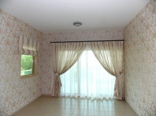 Curtains and Wallpapers