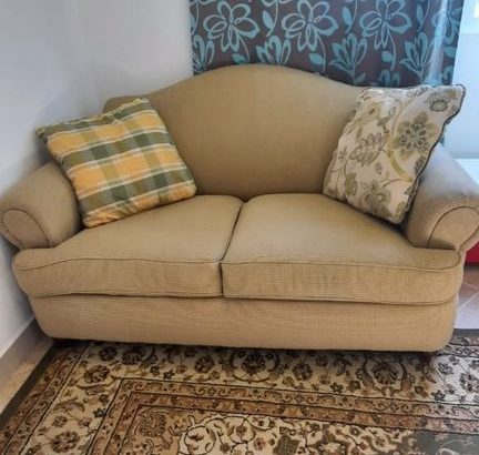 For sale 2 and 3 seater sofas