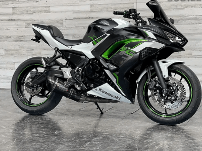 2022 Kawasaki ninja 650 (+971526863596)